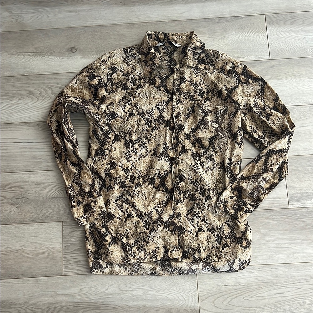 Zara Tan and Black Casual Button Down Shirt! Stylish and comfortable